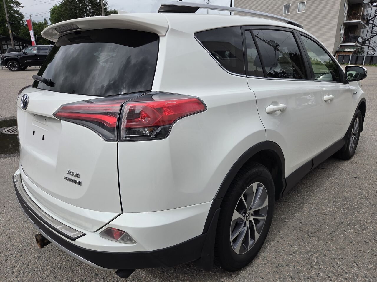 2016 Toyota RAV4 Hybrid White Mont-Laurier - photo #4