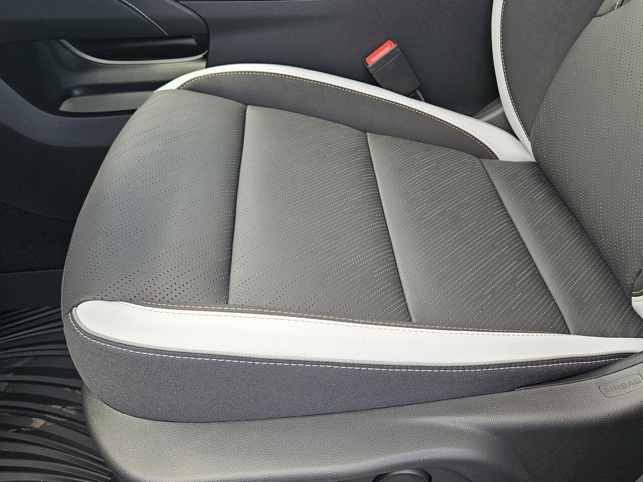 Buick Envision Tourisme sport 4 portes TI 2026 Blanc irisé triple couche Thetford Mines - photo #12
