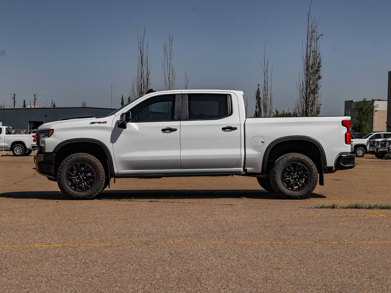 2024 Chevrolet Silverado 1500 4WD Crew Cab 147 ZR2 White Sherwood Park - photo #4