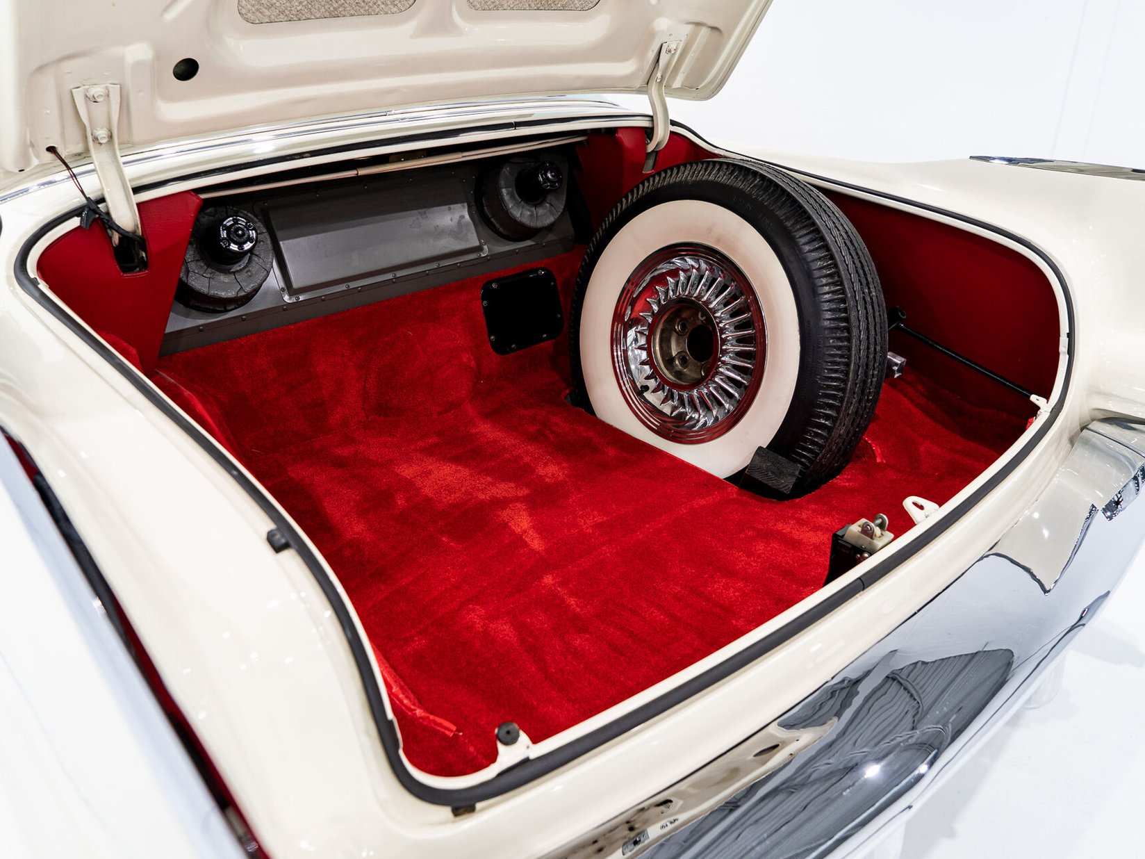 1956 Cadillac Eldorado Seville With Factory A/C | PRIX EN USD White Montreal - photo #87