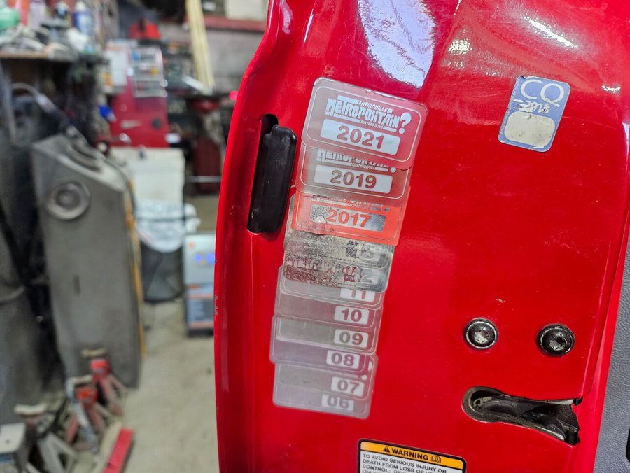 2004 Mazda B-Series 2WD Truck Cab Plus4 125" WB 3.0L Man SE Red