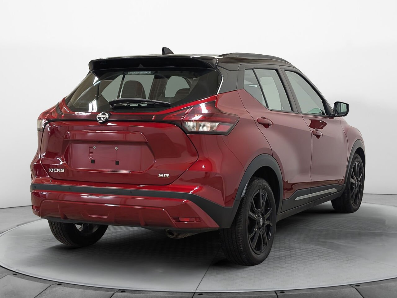 Nissan KICKS SR Cuir Volant et Sièges Chauffants 2023 Rouge Sherbrooke - photo #3
