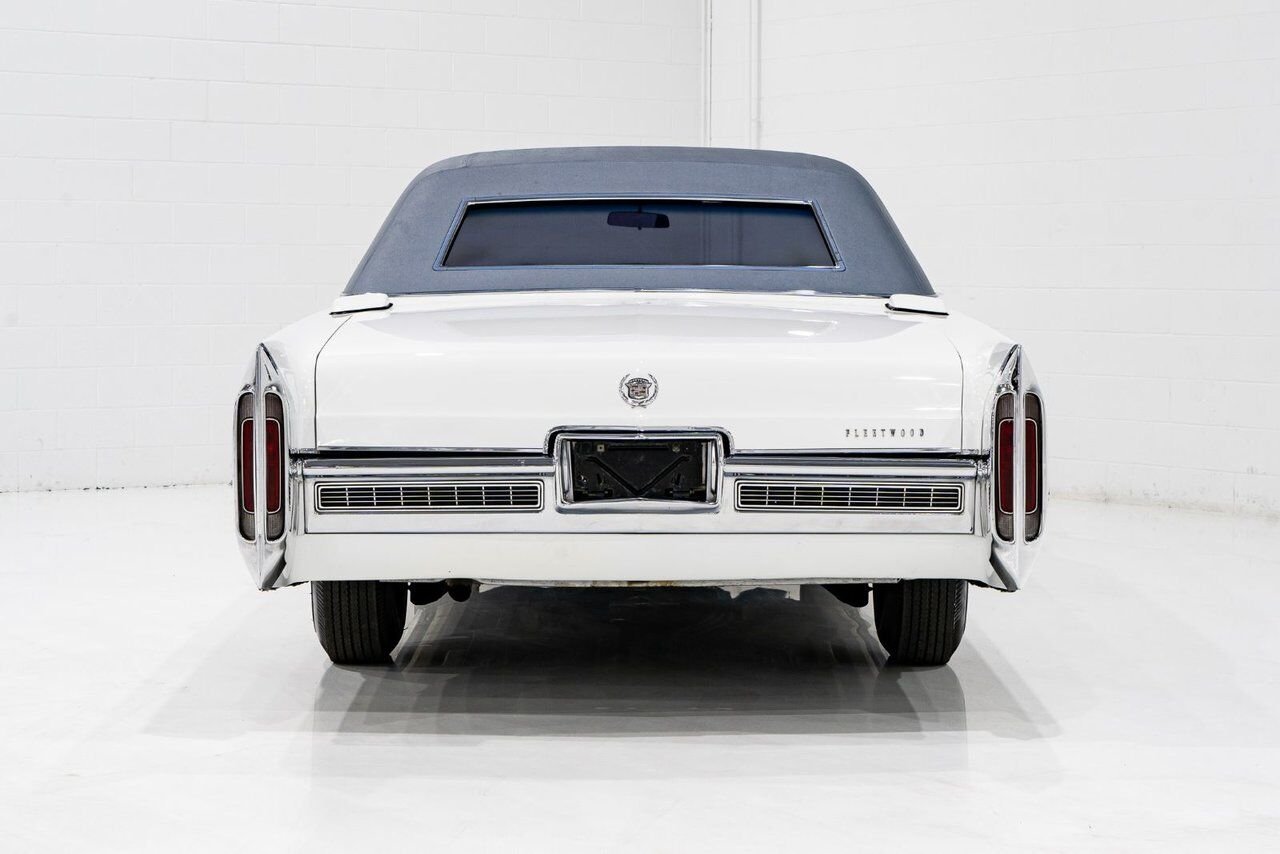 Cadillac Fleetwood **PRICE IN USD** Factory Limo dual AC with only 18,892 miles 1966 Blanc Montréal - photo #6