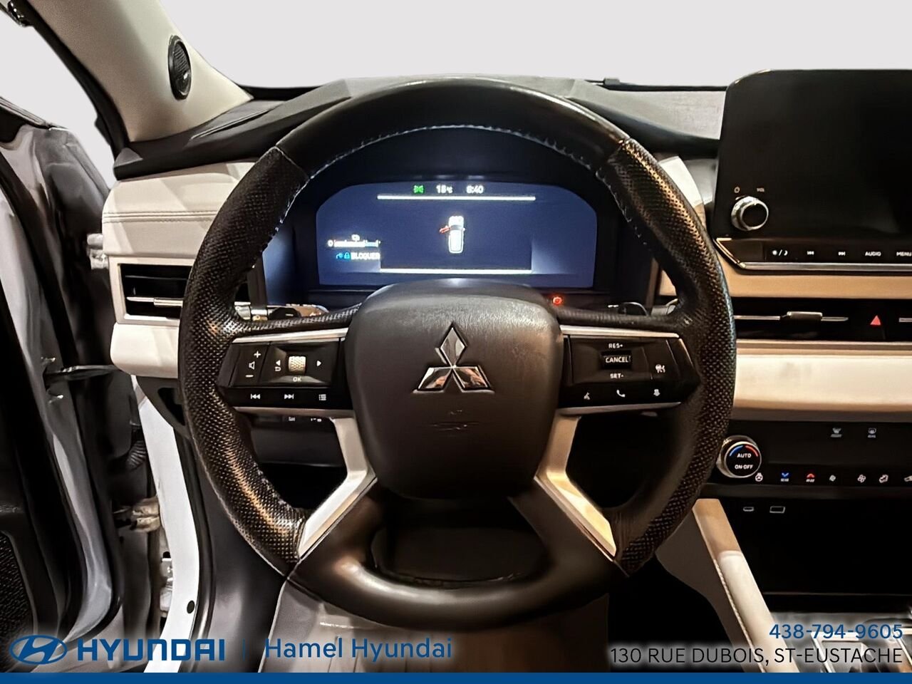 2023 Mitsubishi Outlander Plug-In Hybrid White Saint-Eustache - photo #11