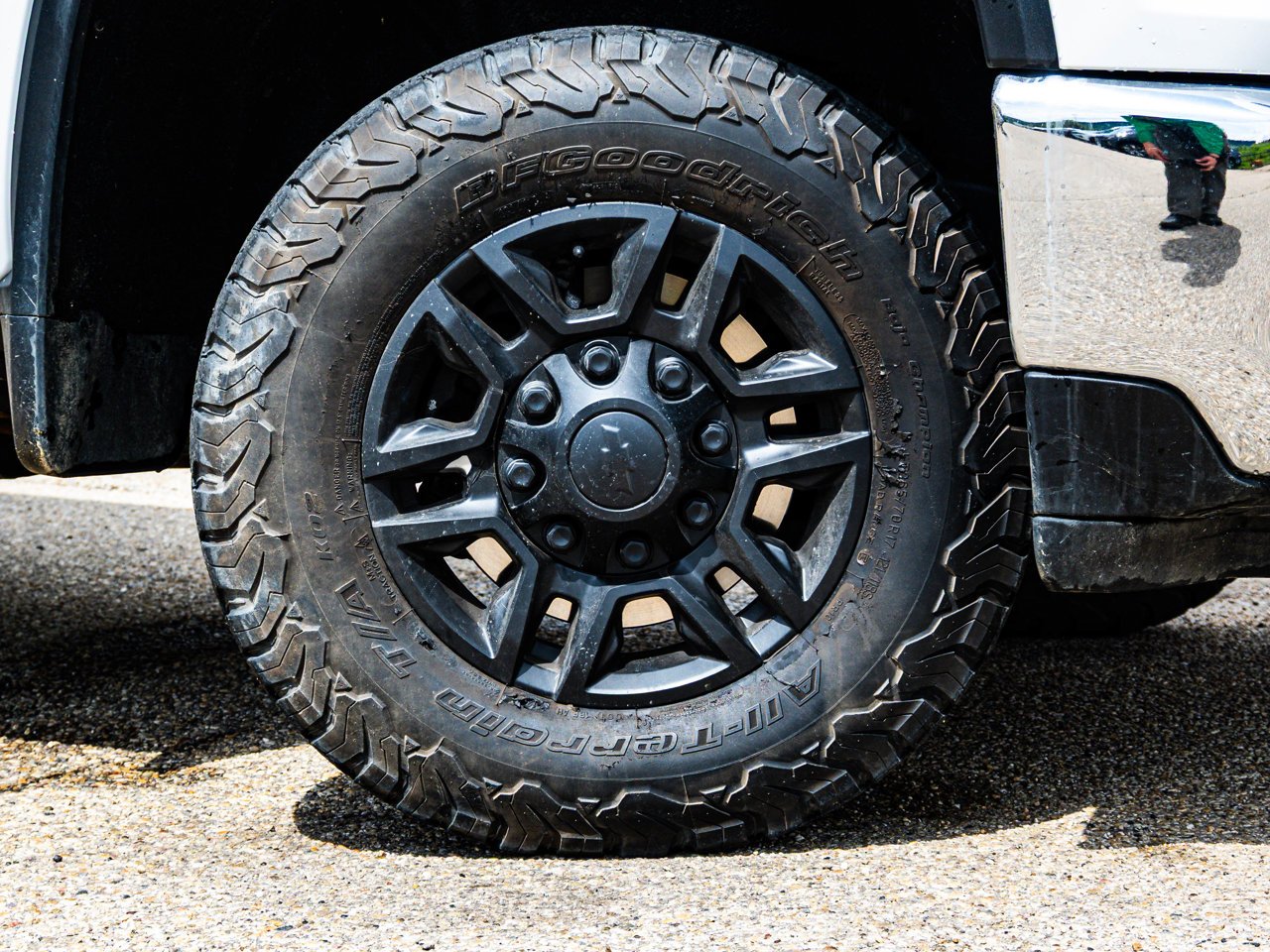 2023 Chevrolet Silverado 2500HD 4WD Crew Cab 159 LT White Sherwood Park - photo #4