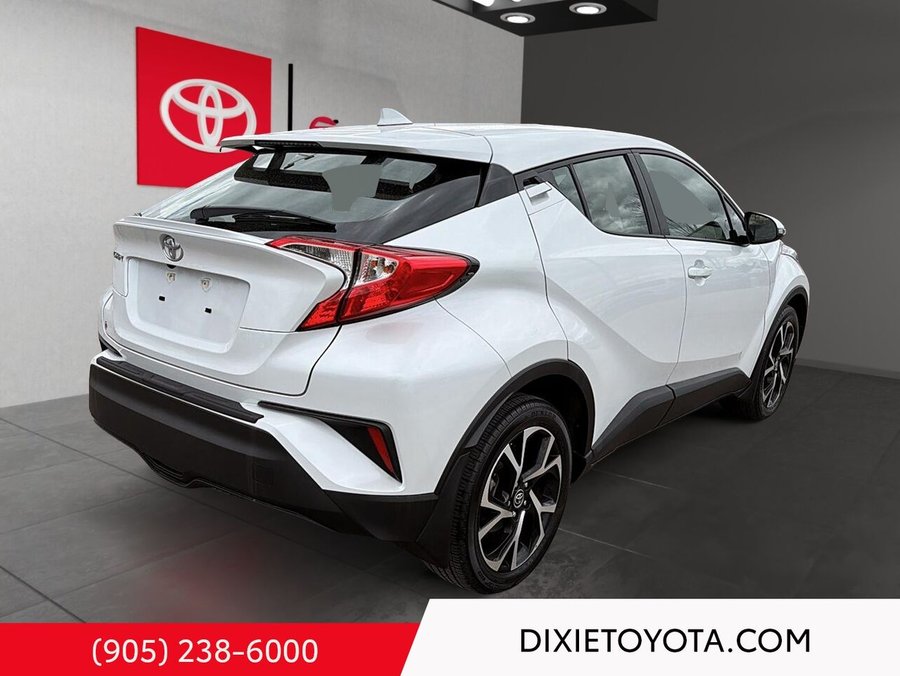 2022 Toyota C-HR 2022 White