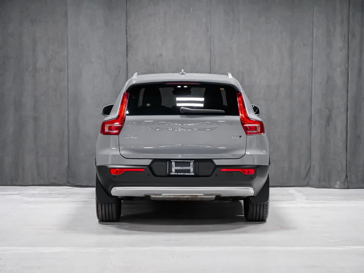 Volvo XC40 B5 CORE BRIGHT CLIMATE 2025 Gris Montréal - photo #4
