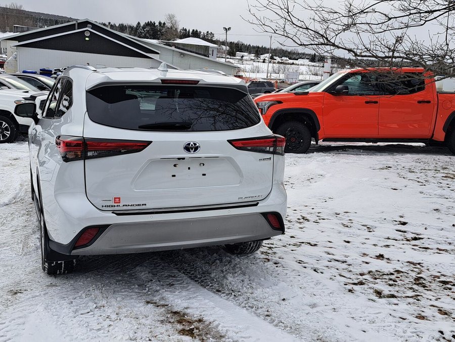 2023 Toyota Highlander 2023 Wind Chill Pearl