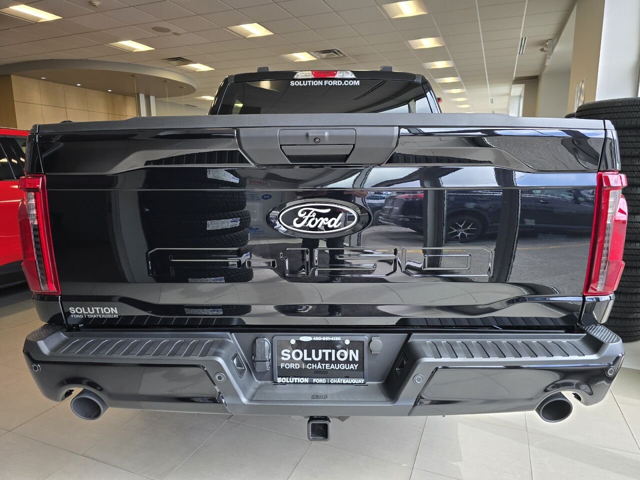 Ford F-150 STX CABINE SUPERCREW 4RM CAISSE DE 5,5 PI 2026 Noir agate métallisé Châteauguay - photo #3