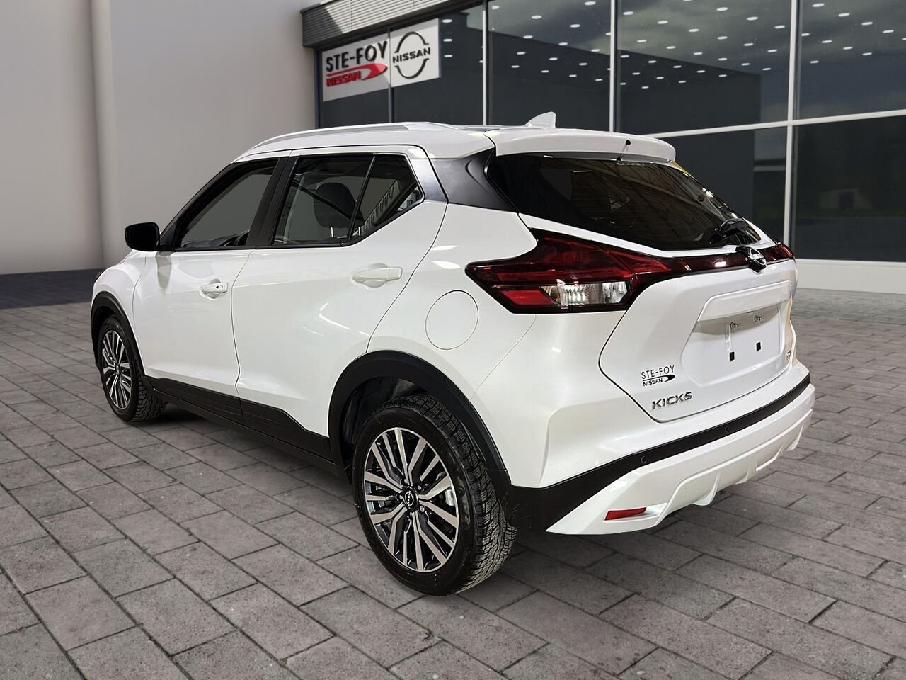 2024 Nissan Kicks SV TA White Québec - photo #3