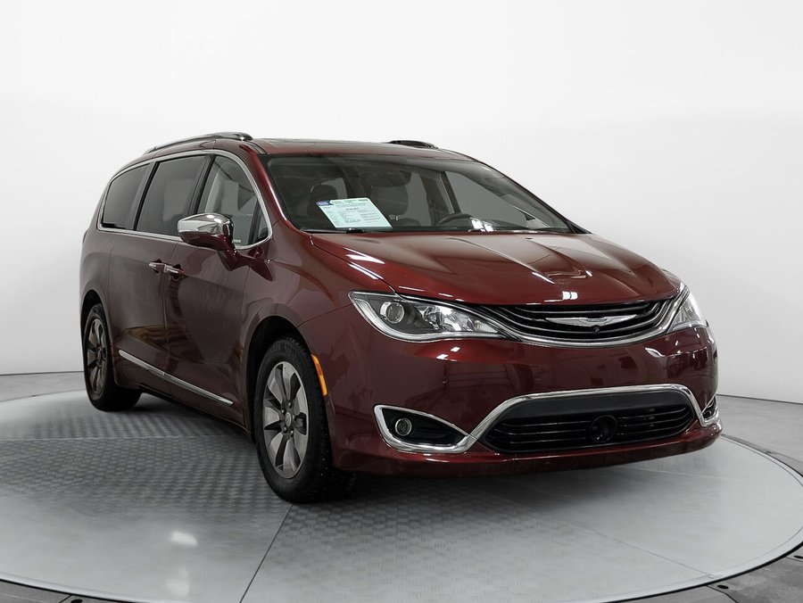 2017 Chrysler Pacifica Hybrid 2017 Red