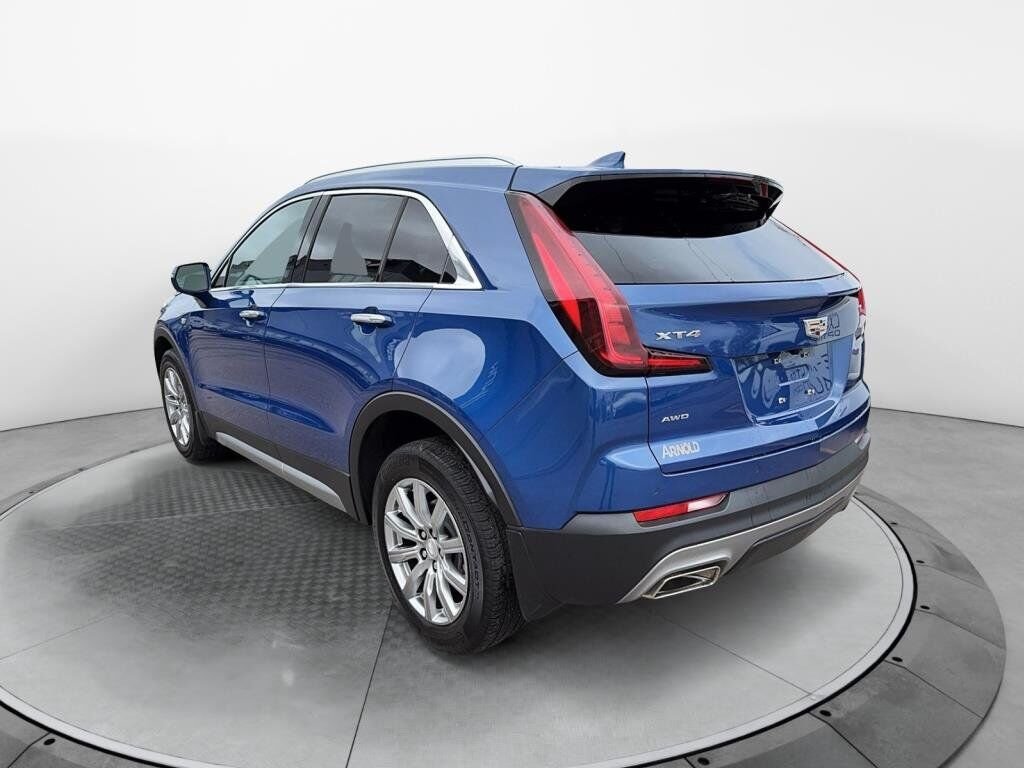 2021 Cadillac XT4 VIN 1GYFZDR44MF006930 Grey Baie-Comeau - photo #3
