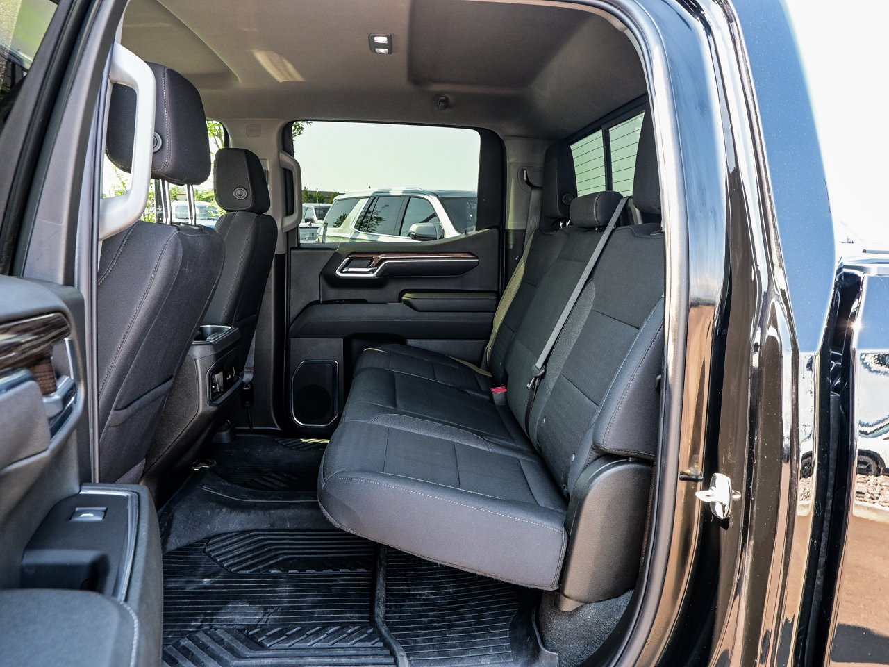 2025 Chevrolet Silverado 1500 4WD Crew Cab 147 RST Black Sherwood Park - photo #30
