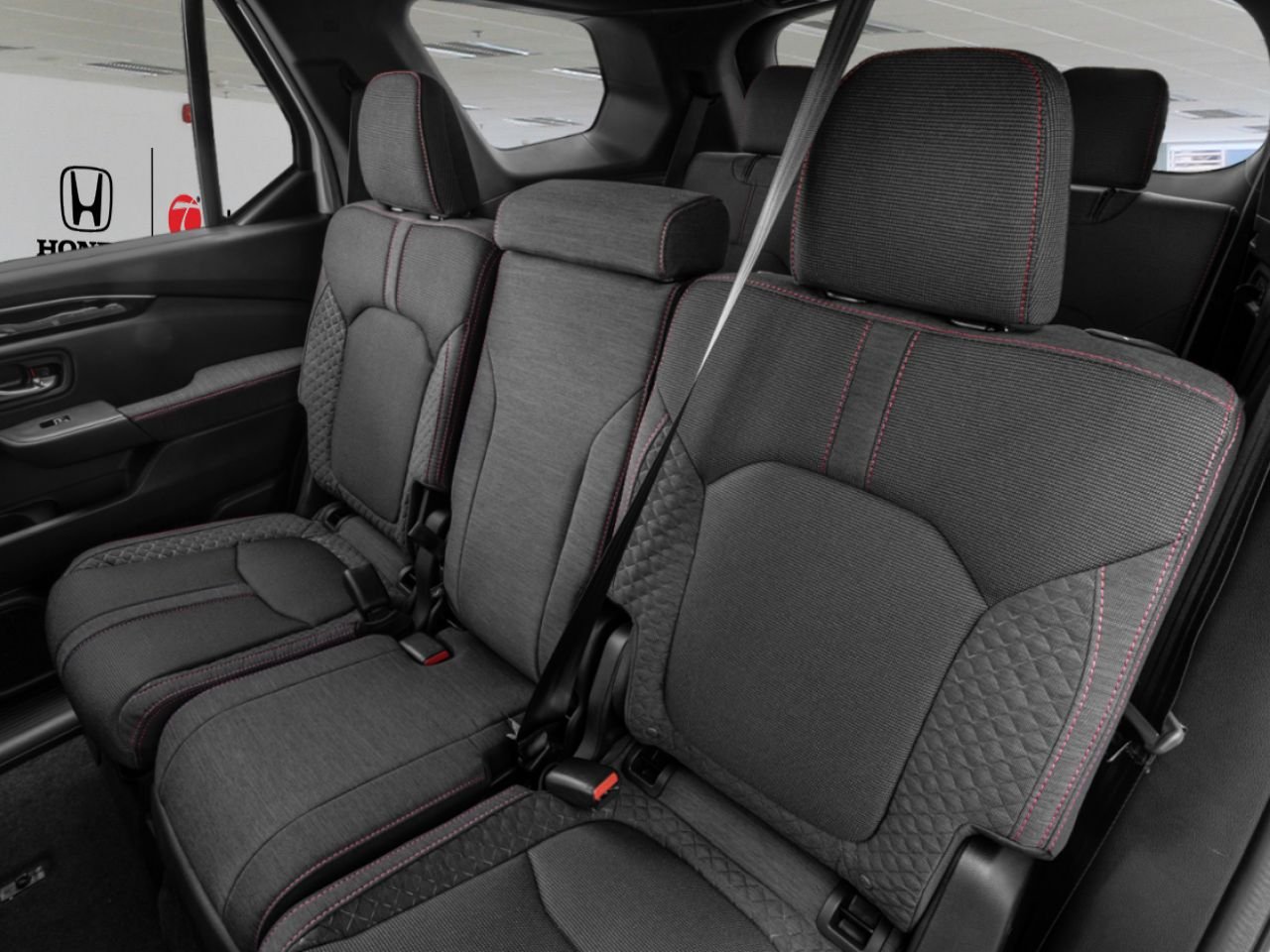 2024 Honda Pilot Silver Mississauga - photo #7