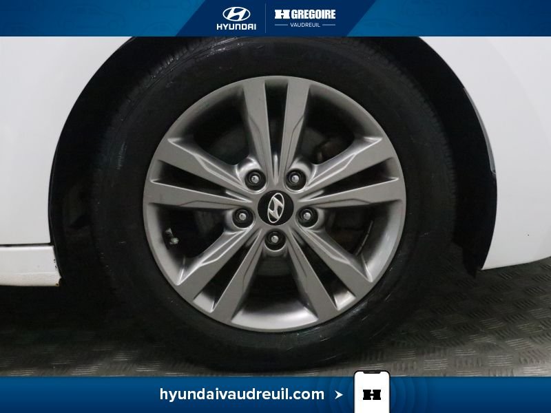 2017 Hyundai Elantra White Laval - photo #32
