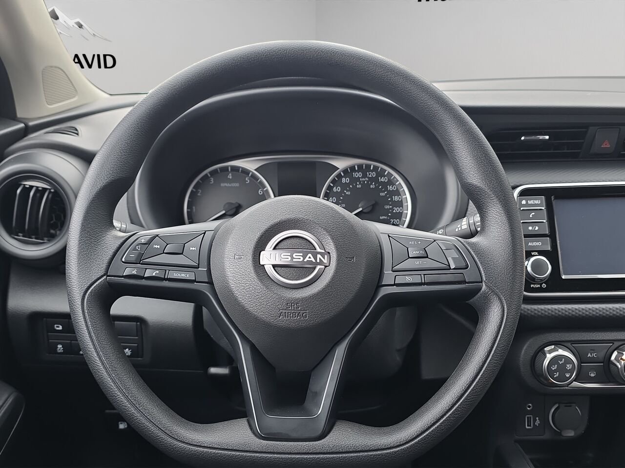 2024 Nissan Kicks S TA, commande audio au volant, bluetooth White Val-David - photo #8