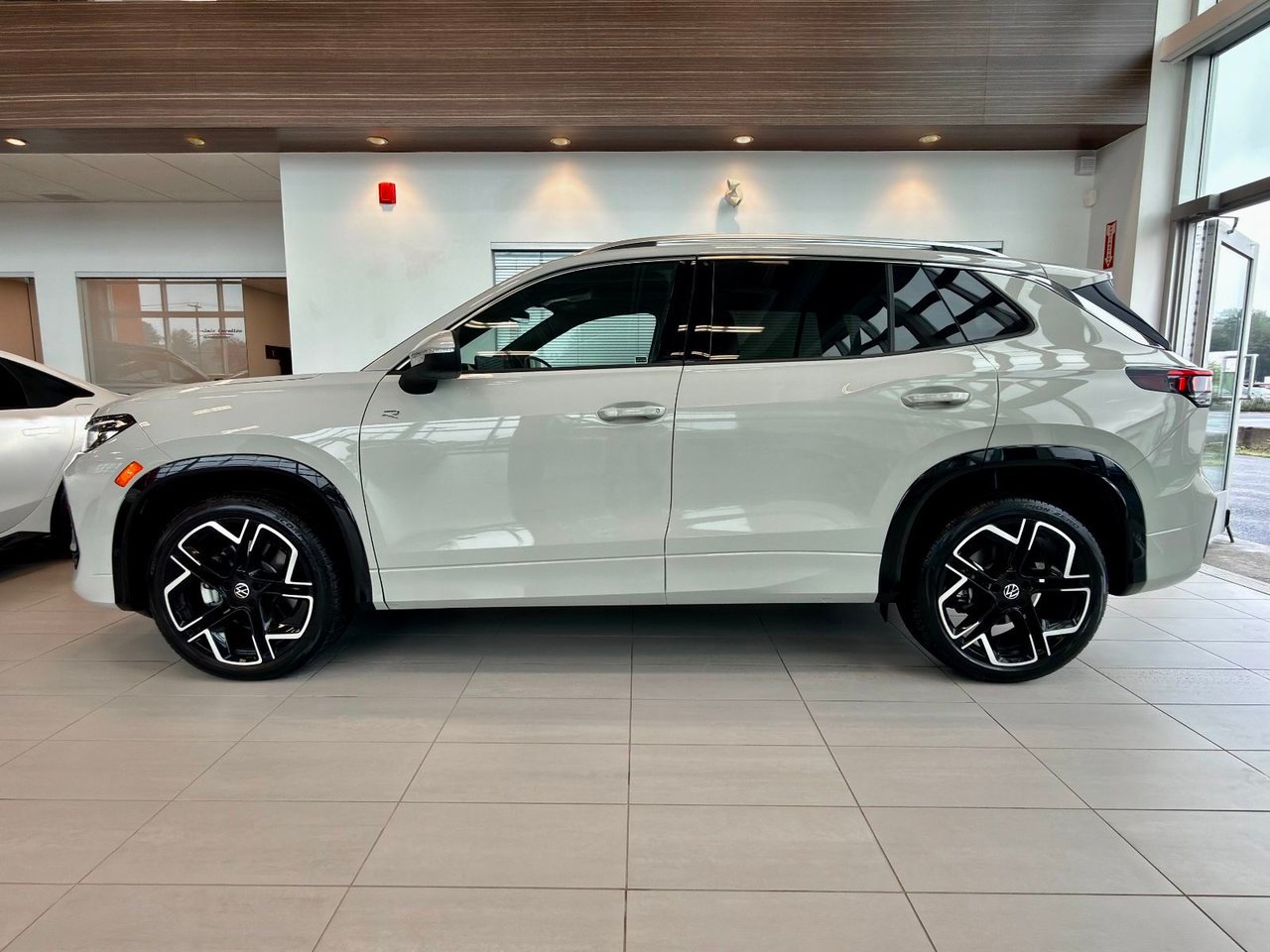 Volkswagen Tiguan 2026 Gris Notre-Dame-des-Prairies - photo #7