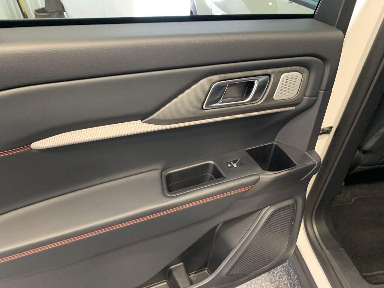 2025 Ford Explorer ST EXPLORER ST 4WD White Châteauguay - photo #26
