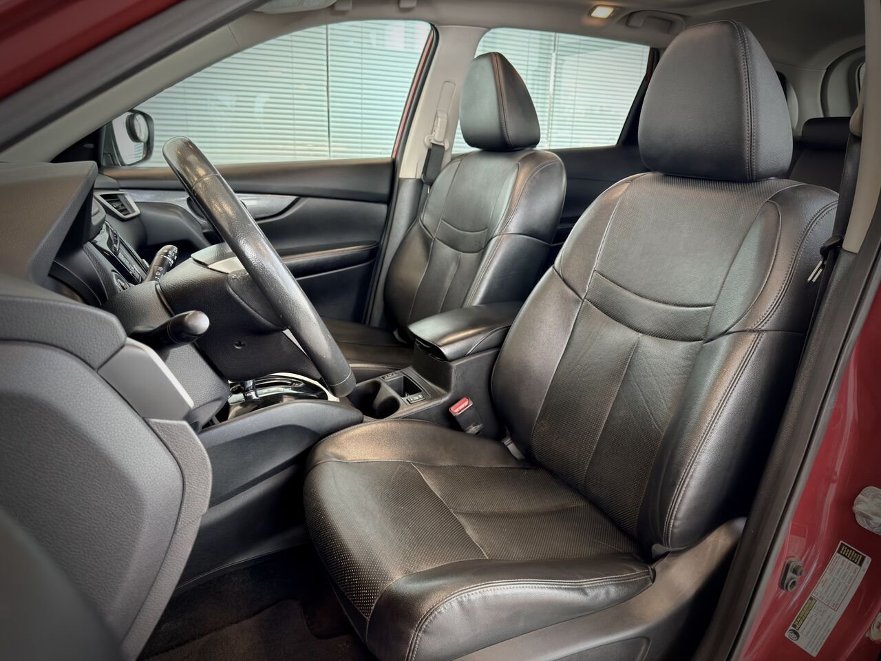 2016 Nissan Rogue Grey Notre-Dame-des-Prairies - photo #18