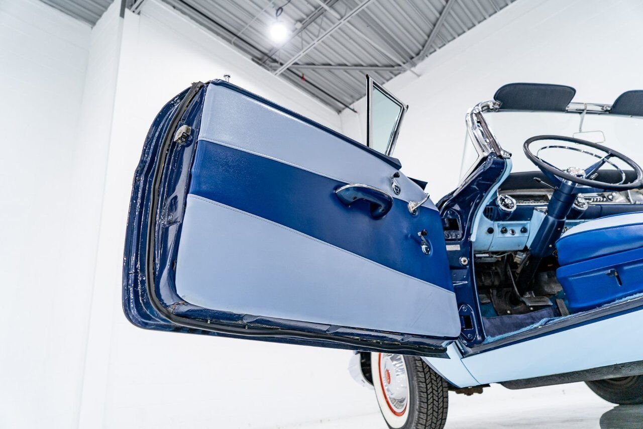 Buick Special 364/300HP NailHead 1 of only 2,056 | PRICE IN USD 1957 Bleu Montréal - photo #74