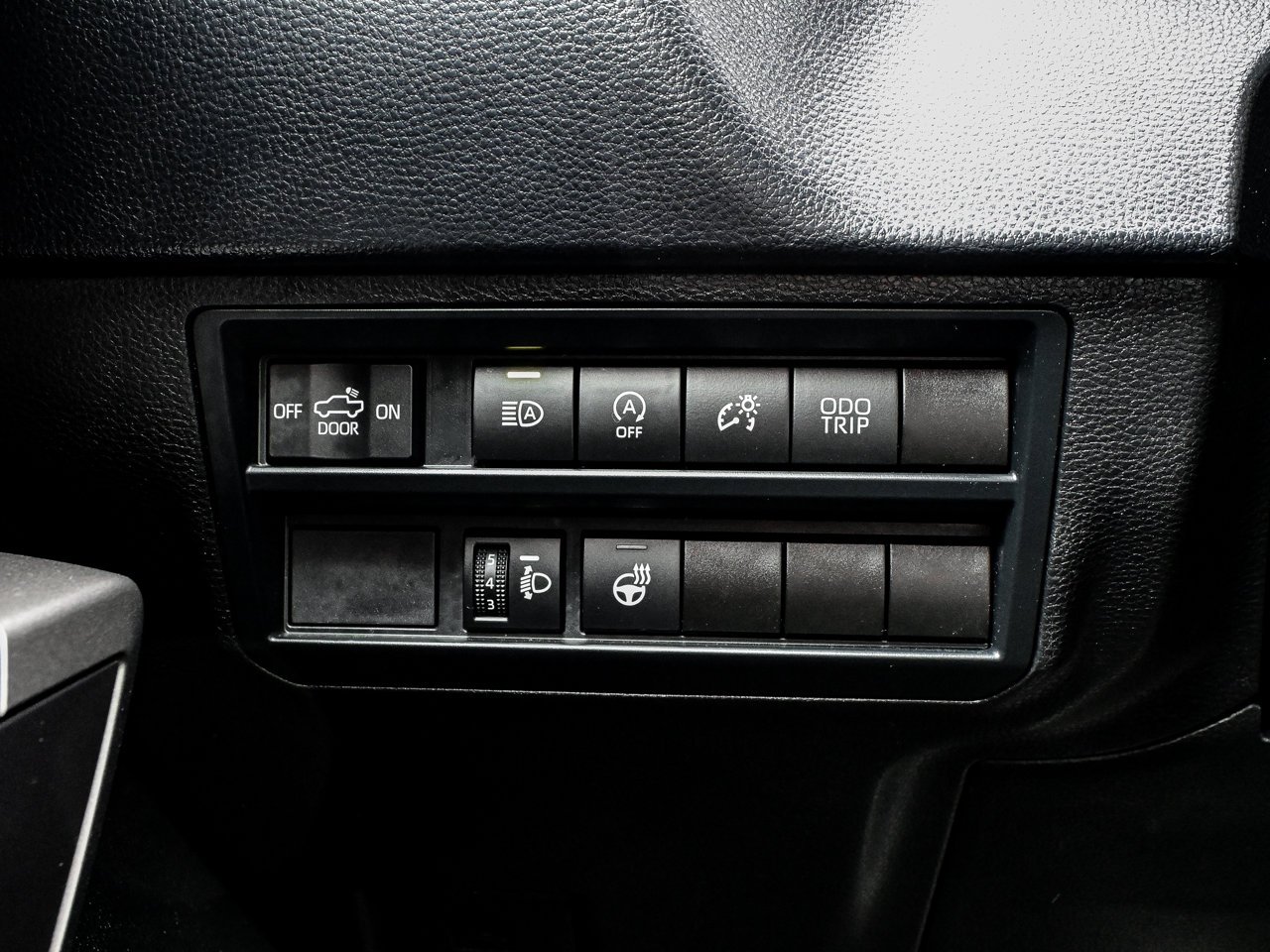 2025 Toyota Tundra 4x4 Crewmax SR Black Sherwood Park - photo #18