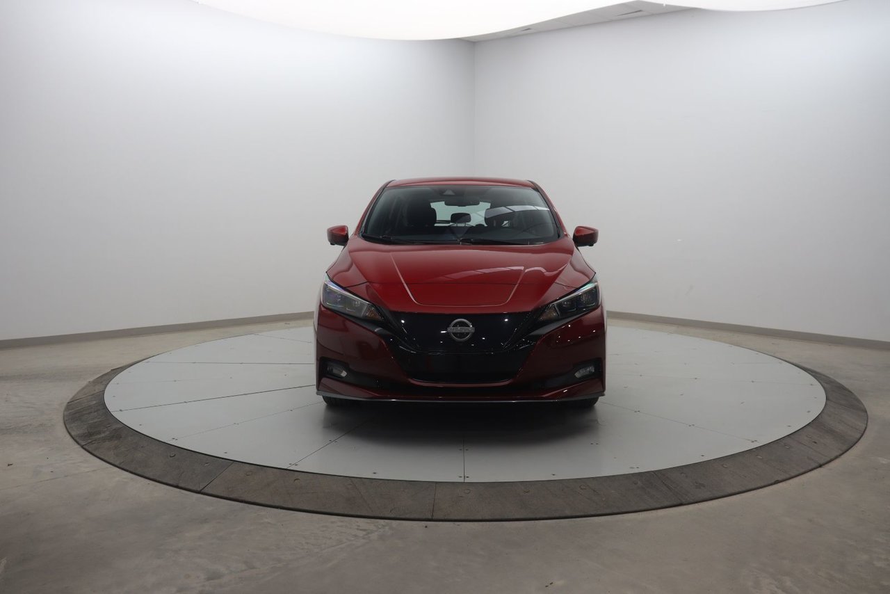 2024 Nissan LEAF VIN 1N4CZ1CVXRC550484 Scarlet Ember Metallic Chicoutimi - photo #1