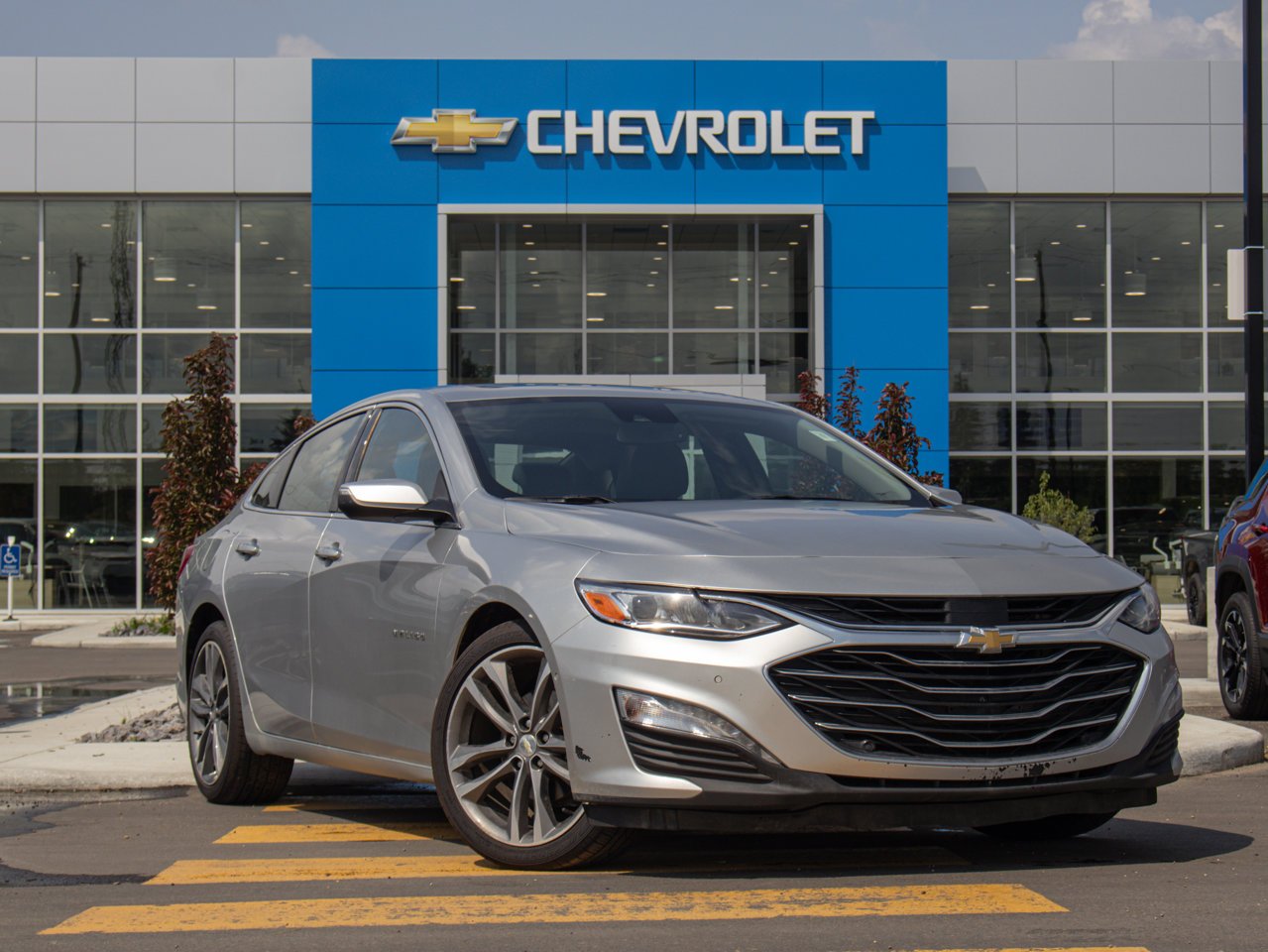 2020 Chevrolet Malibu 4dr Sdn Premier White Sherwood Park - photo #13