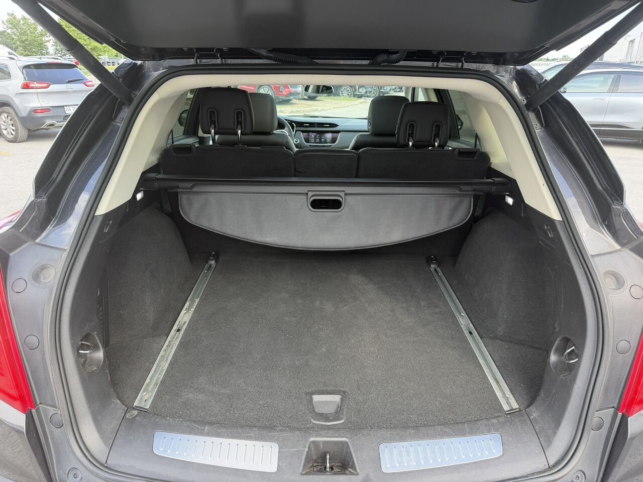 2017 Cadillac XT5 LUXURY AWD V6 3.6 Grey Laval - photo #19