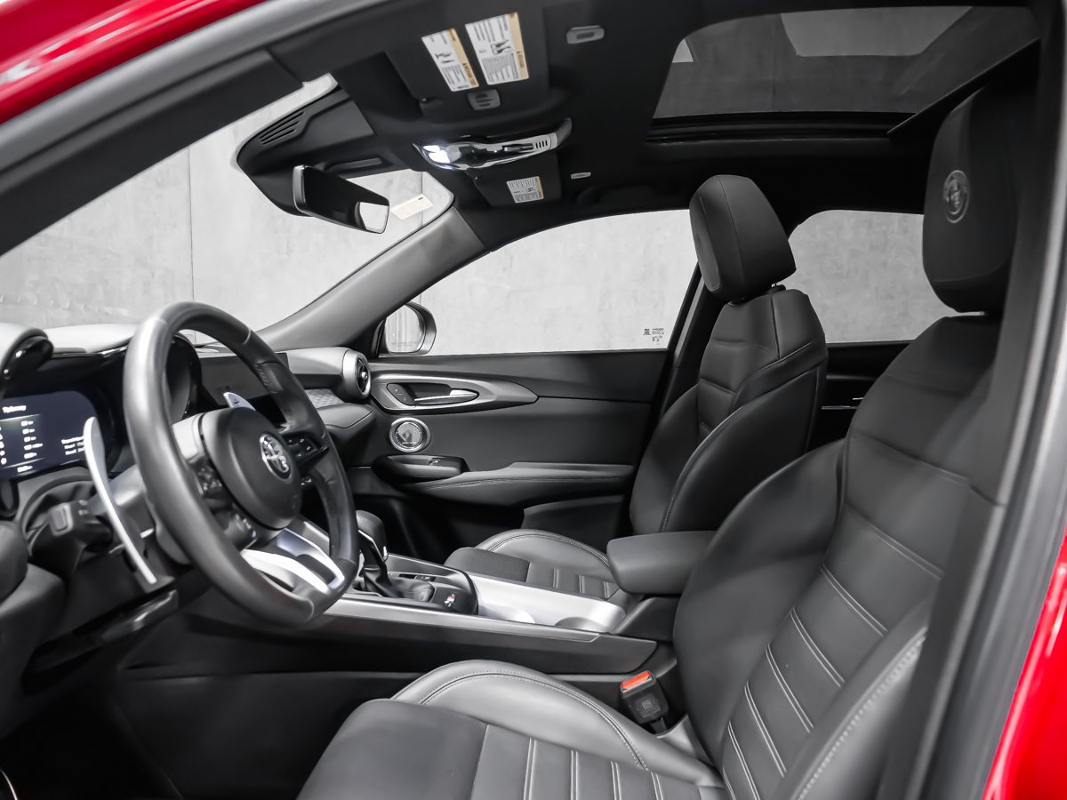 2024 Alfa Romeo Tonale VELOCE Red Montreal - photo #13