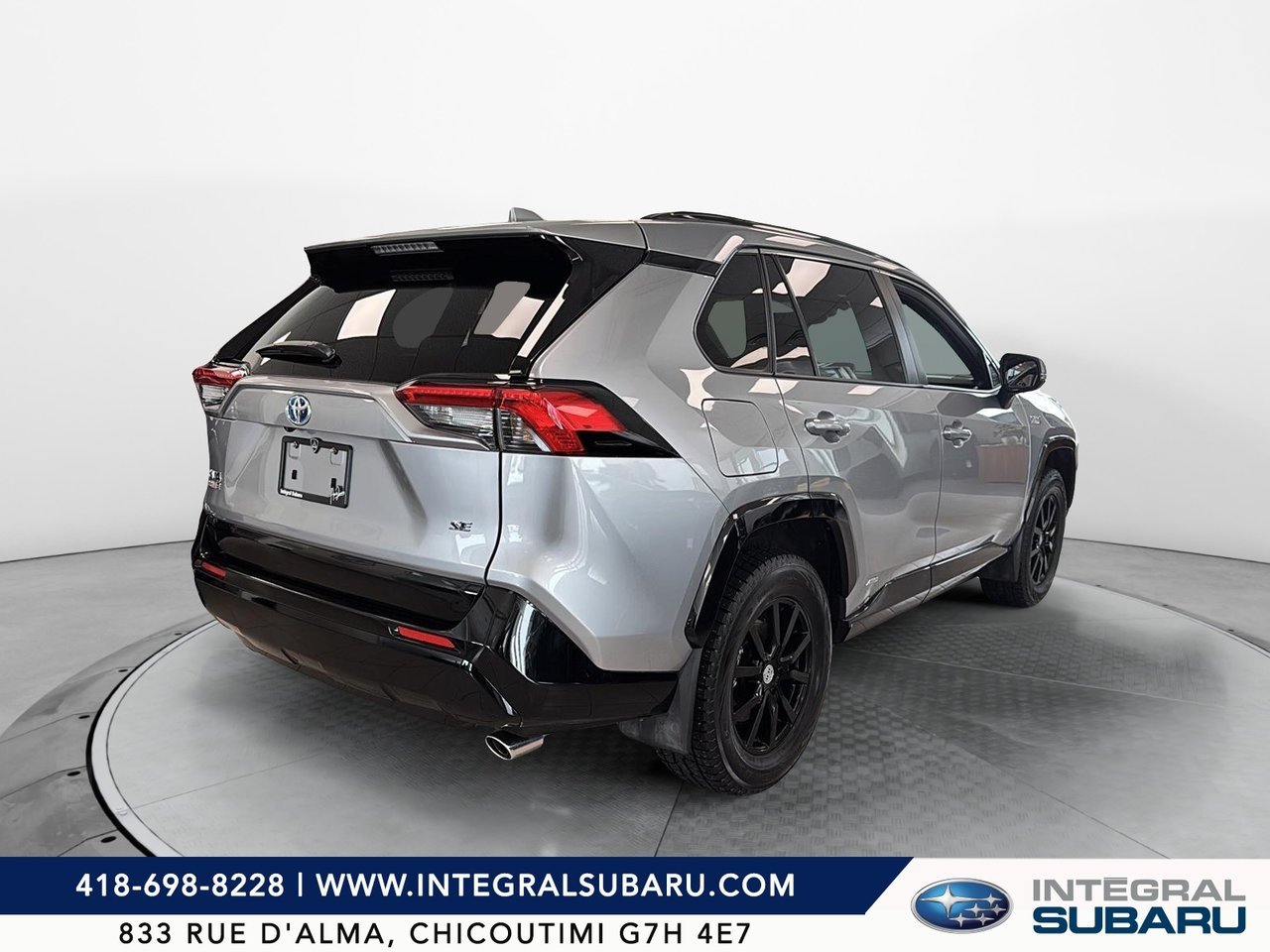 Toyota RAV4 Prime NIV JTMGB3FVXRD186214 2024 Argent Chicoutimi - photo #5