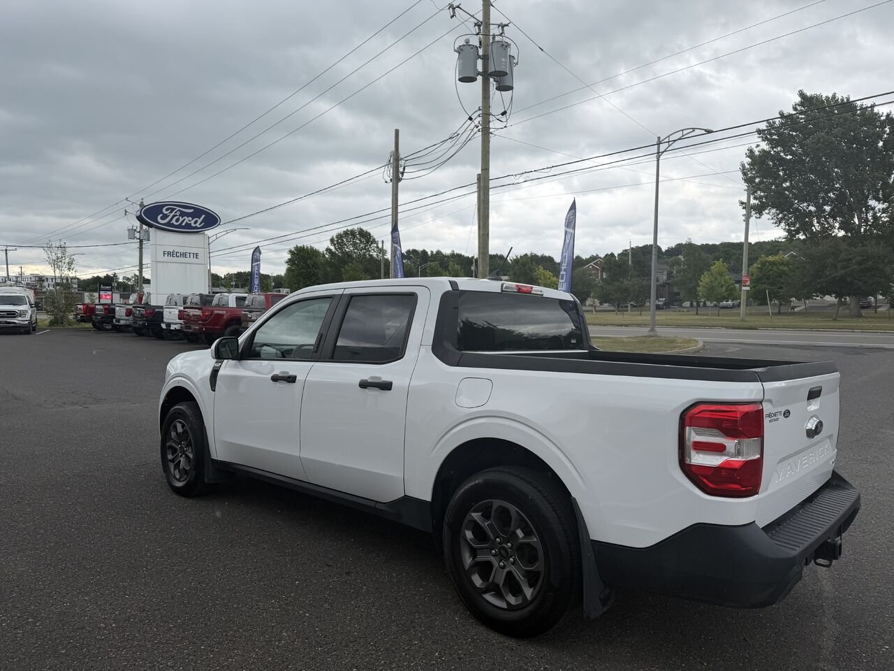2023 Ford Maverick White Montmagny - photo #4
