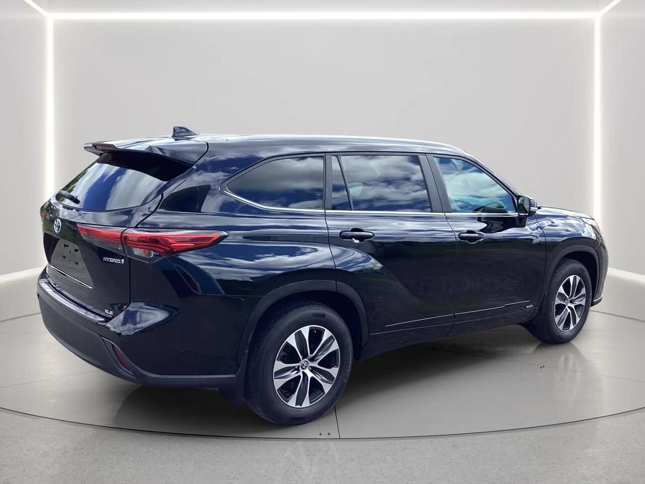 2023 Toyota Highlander XLE AWD Black Gatineau - photo #4