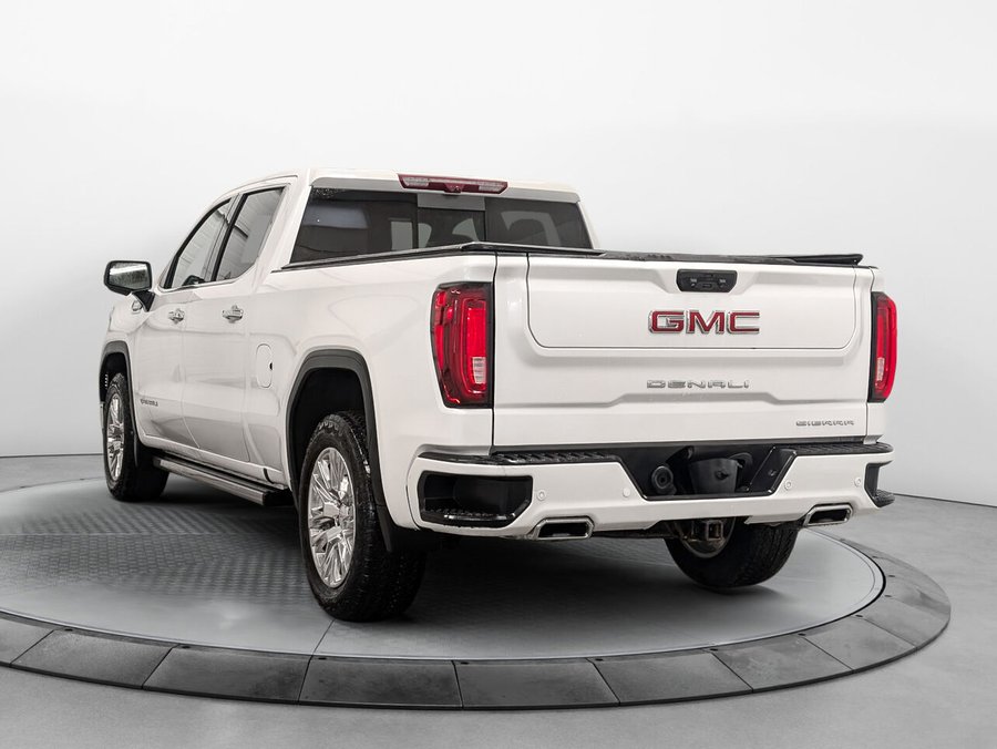 GMC Sierra 1500 4WD Crew Cab Denali Toit Ouvrant Cache Caisse 2023 Autre