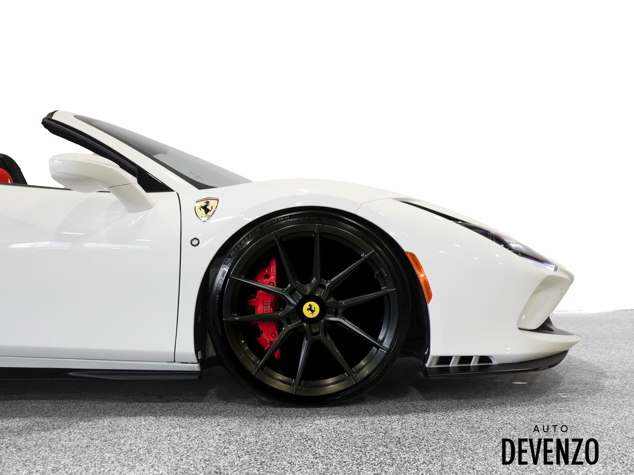 Ferrari F8 Spider 2023 Blanc Saint-Eustache - photo #5