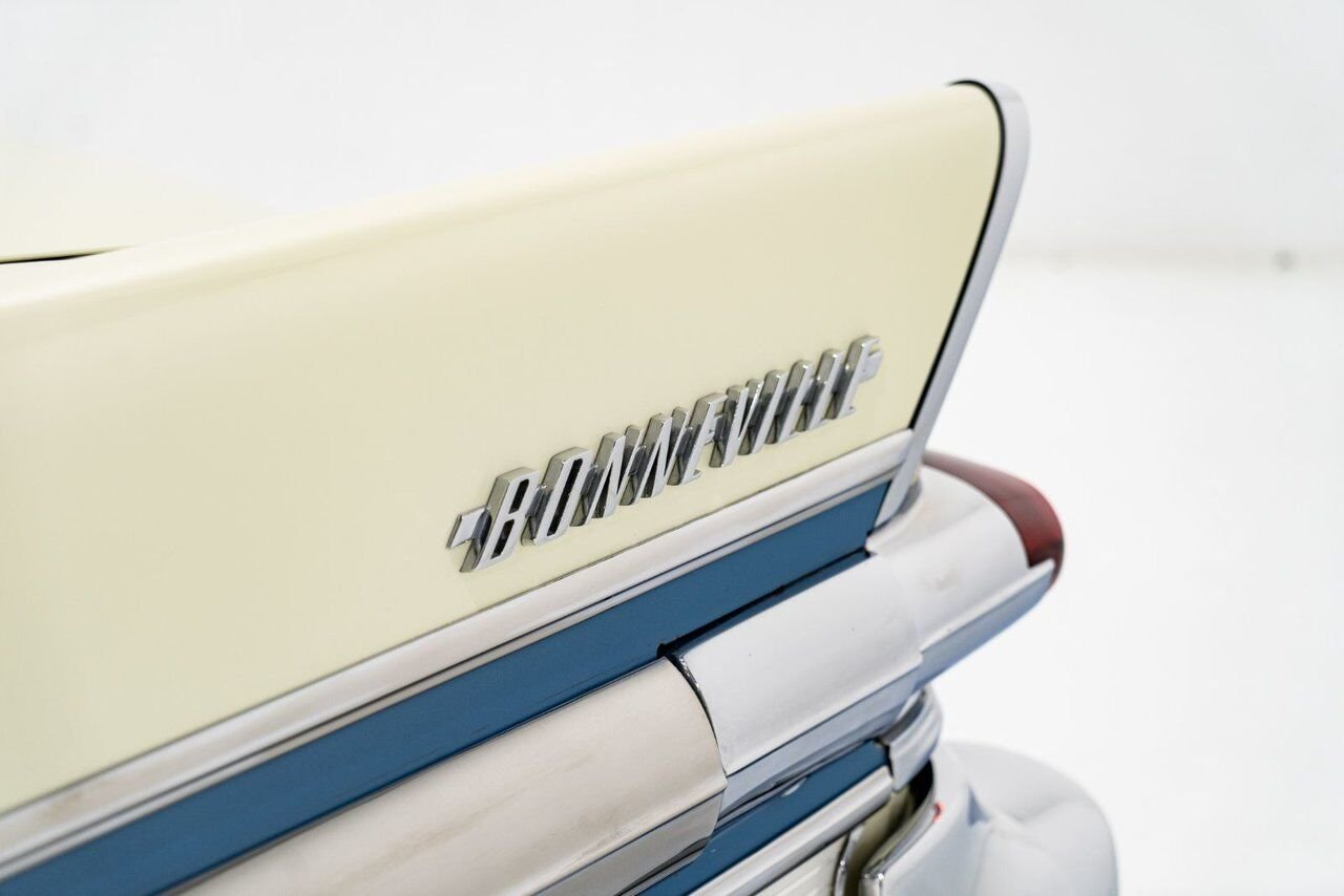 1957 Pontiac Bonneville *PRICE IN USD* Fuel injected 347/315HP 1 of 630 produced White Montreal - photo #4