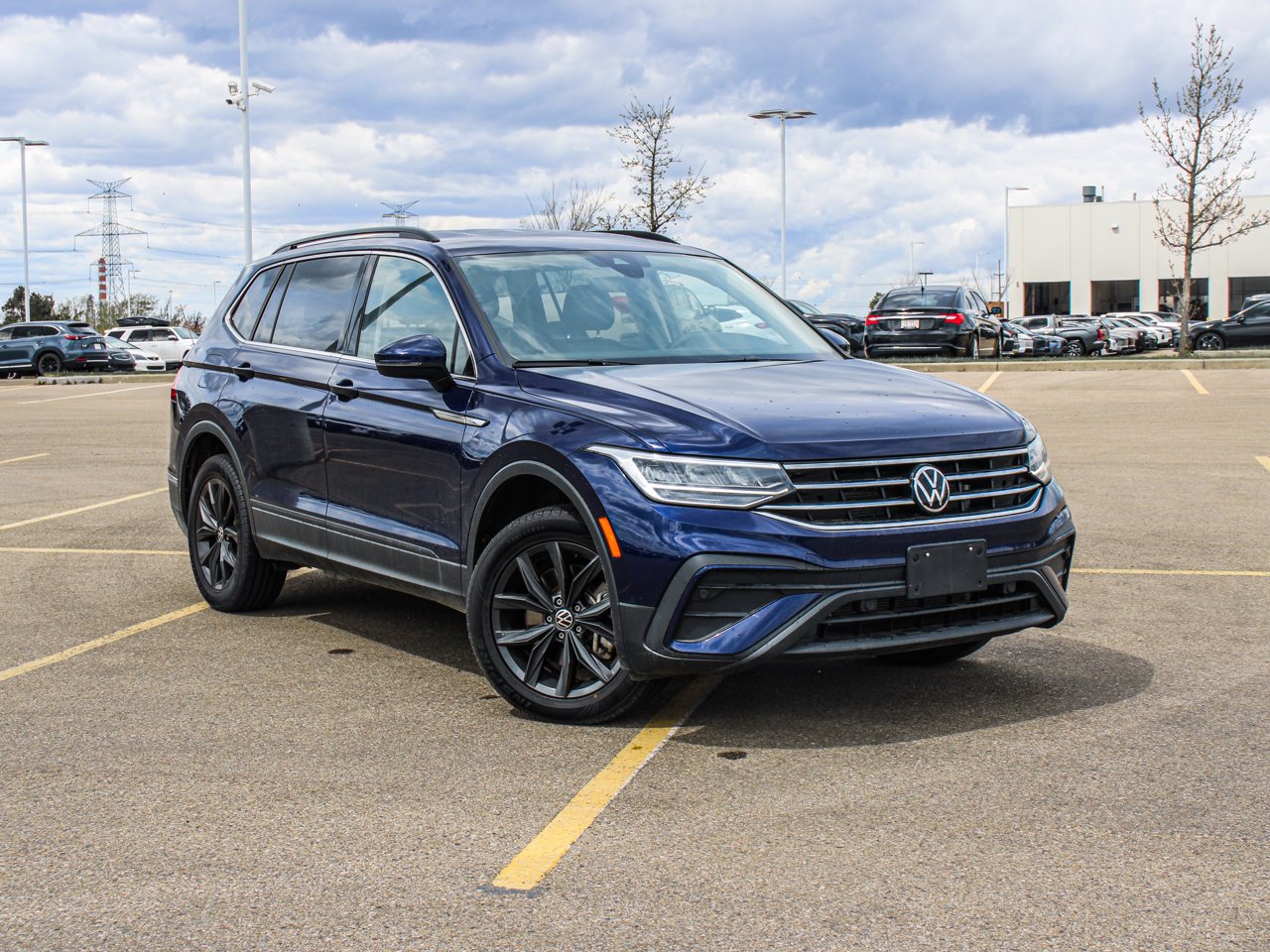2024 Volkswagen Tiguan Comfortline 4MOTION Blue Sherwood Park - photo #1
