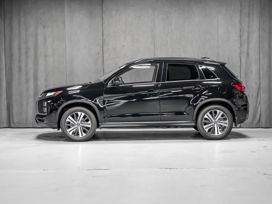 2026 Mitsubishi RVR SEL Labrador Black