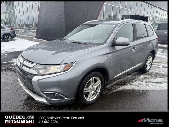 Mitsubishi Outlander SE AWC, Toit ouvrant, Remorquage 3500lbs 2018 Gris