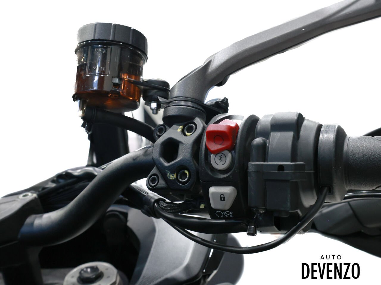 2024 Ducati Multistrada Black Saint-Eustache - photo #8