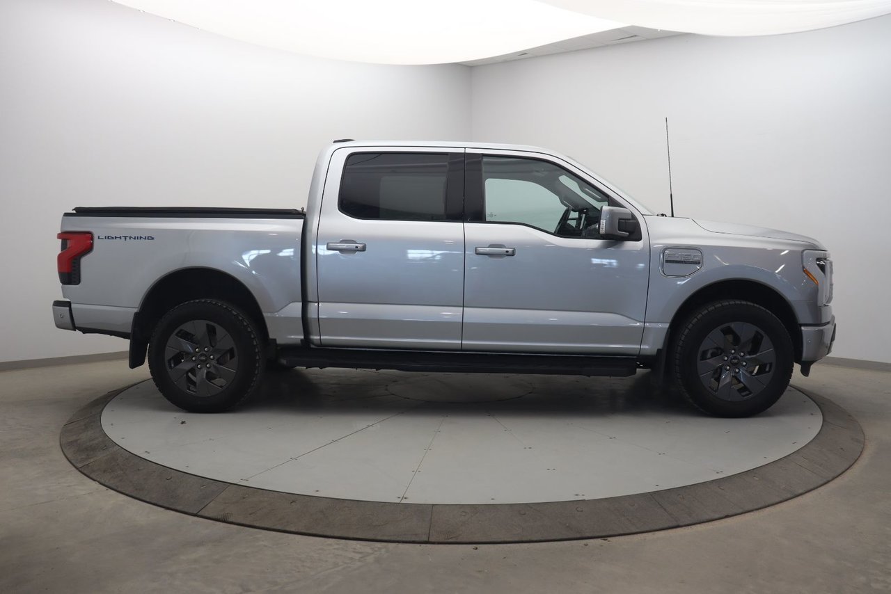 Ford F-150 Lightning NIV 1FTVW1EL9PWG04540 2023 Gris Chicoutimi - photo #2