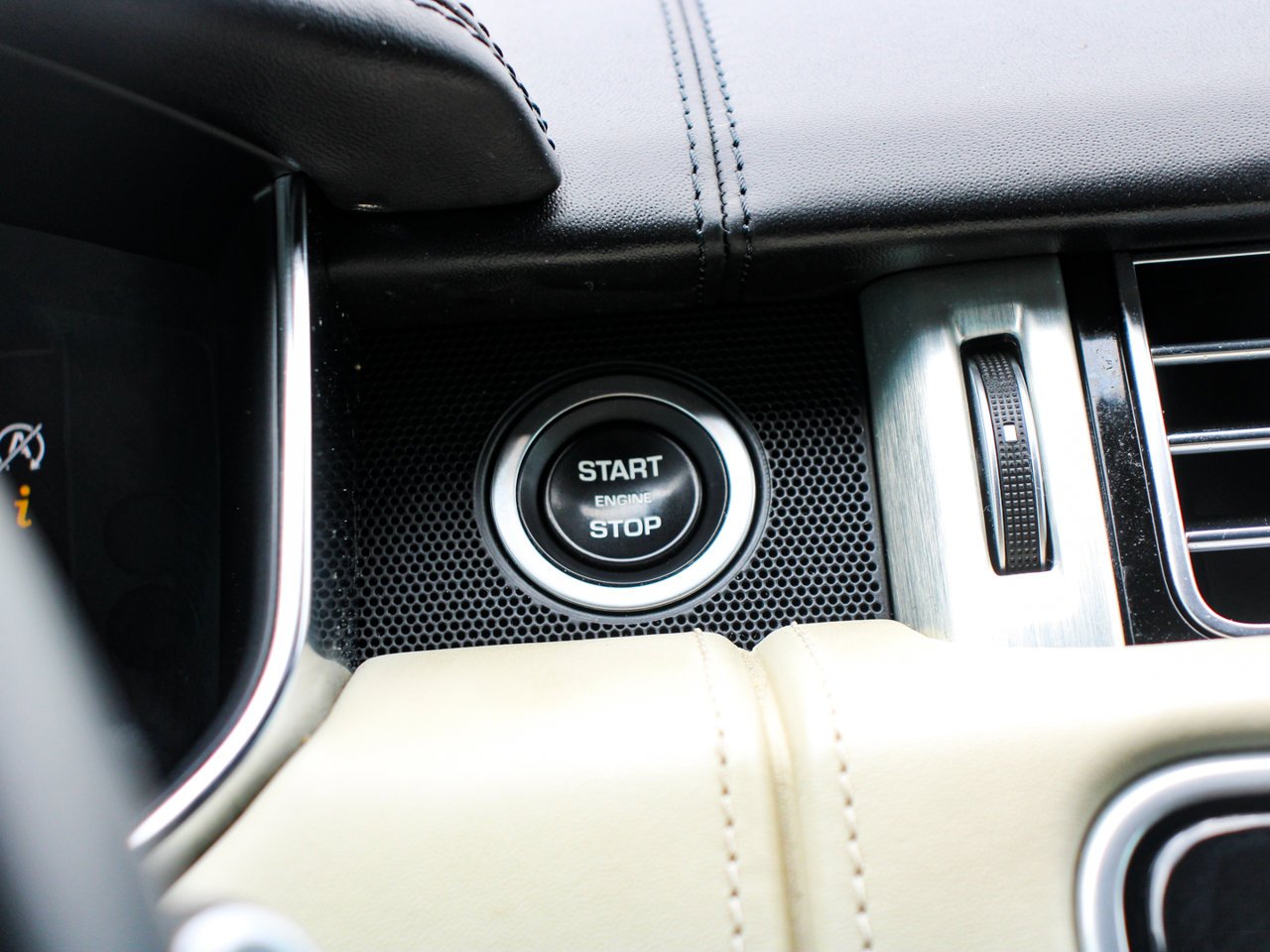 2022 Land Rover Range Rover P525 Autobiography SWB White Sherwood Park - photo #22