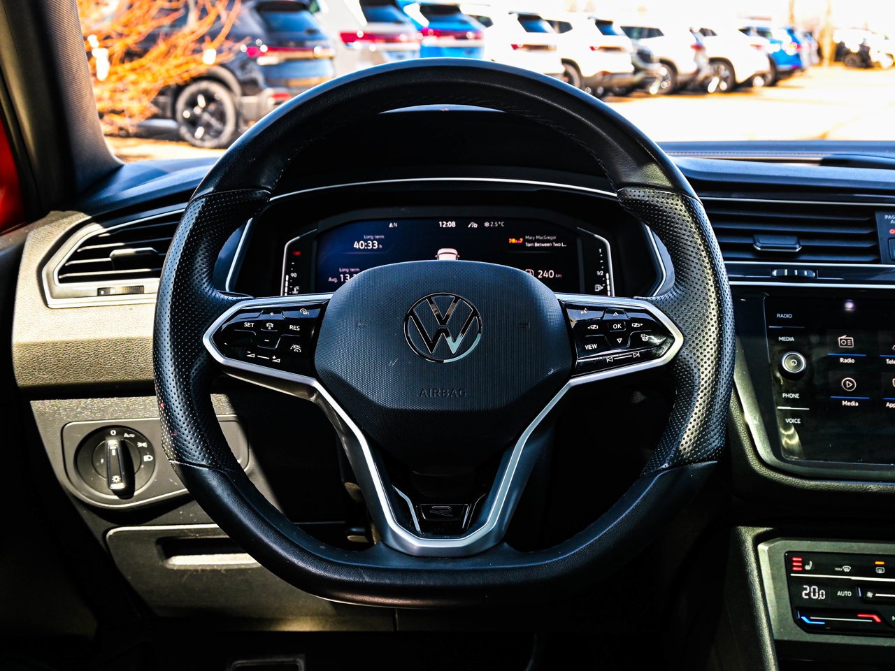 2024 Volkswagen Tiguan Comfortline R-Line Black Edition 4MOTION Red Sherwood Park - photo #33