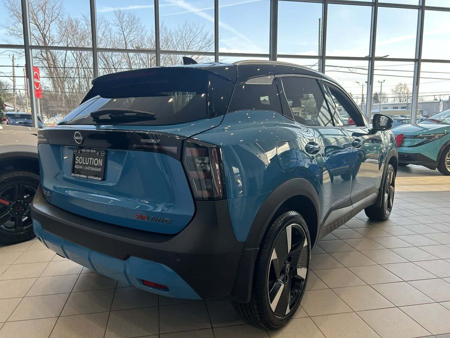 2026 Nissan Kicks 2026 Artic Ice Blue Metallic/Super Black