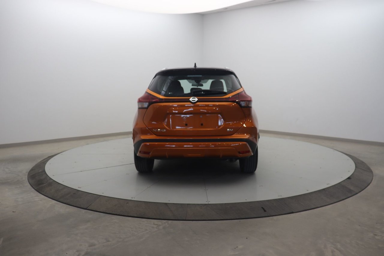 2021 Nissan Kicks VIN 3N1CP5CV5ML538251 Orange Baie-Comeau - photo #4