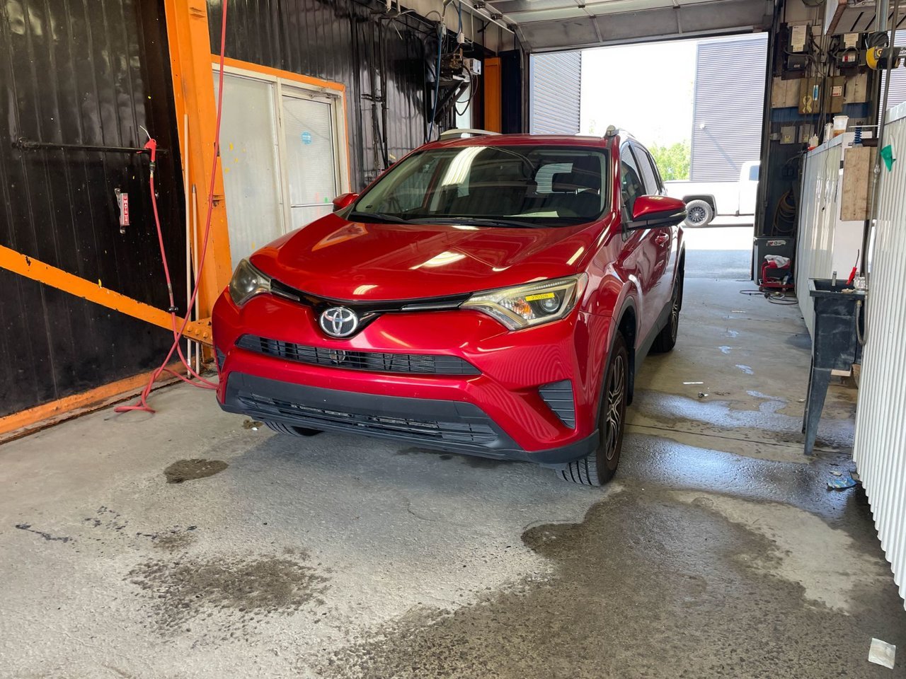 2016 Toyota RAV4 LE *SIÈGES CHAUFF* BLUETOOTH CAMÉRA A/C USB Red Saint-Jérôme - photo #0