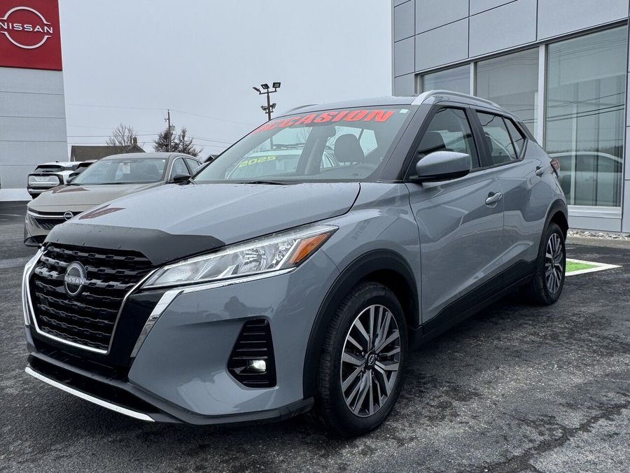 2024 Nissan Kicks Play 2024 Grey