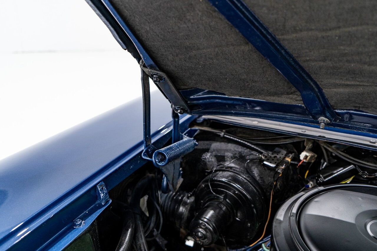 Buick Special 364/300HP NailHead 1 of only 2,056 | PRICE IN USD 1957 Bleu Montréal - photo #55