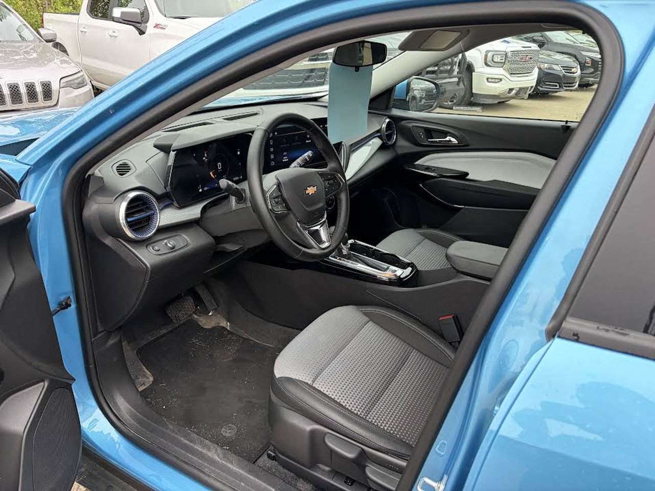 2025 Chevrolet Trax FWD 4dr 1RS Blue Sherwood Park - photo #6