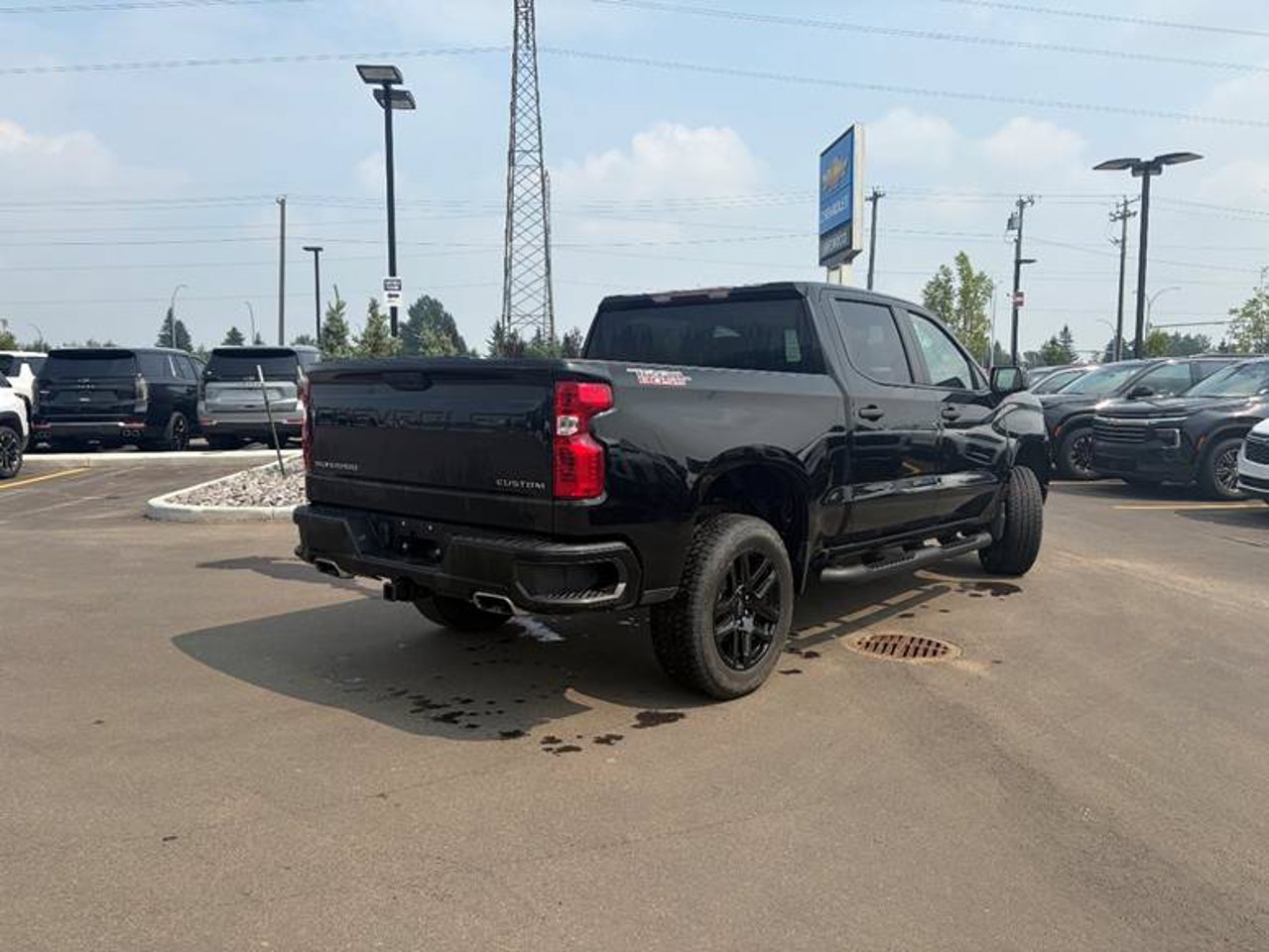 2024 Chevrolet Silverado 1500 4WD Crew Cab 147 Custom Trail Boss Black Sherwood Park - photo #4