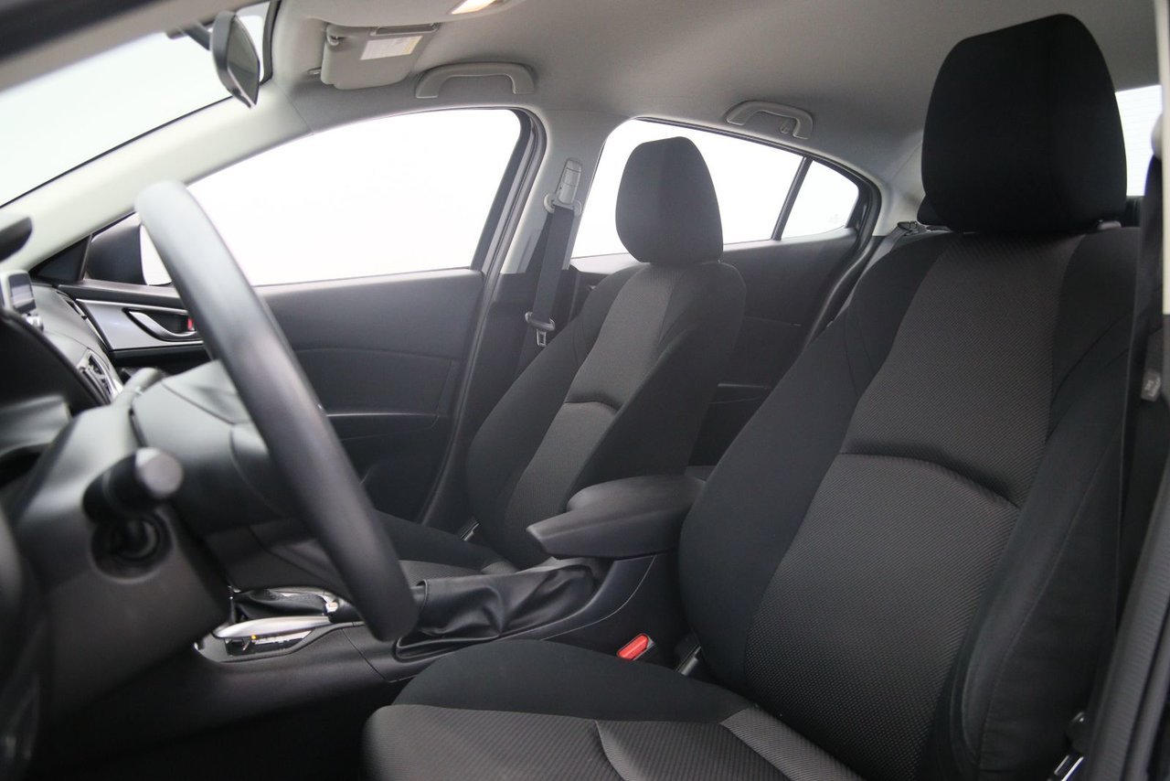 2018 Mazda Mazda3 VIN JM1BN1U79J1182462 Black Baie-Comeau - photo #5